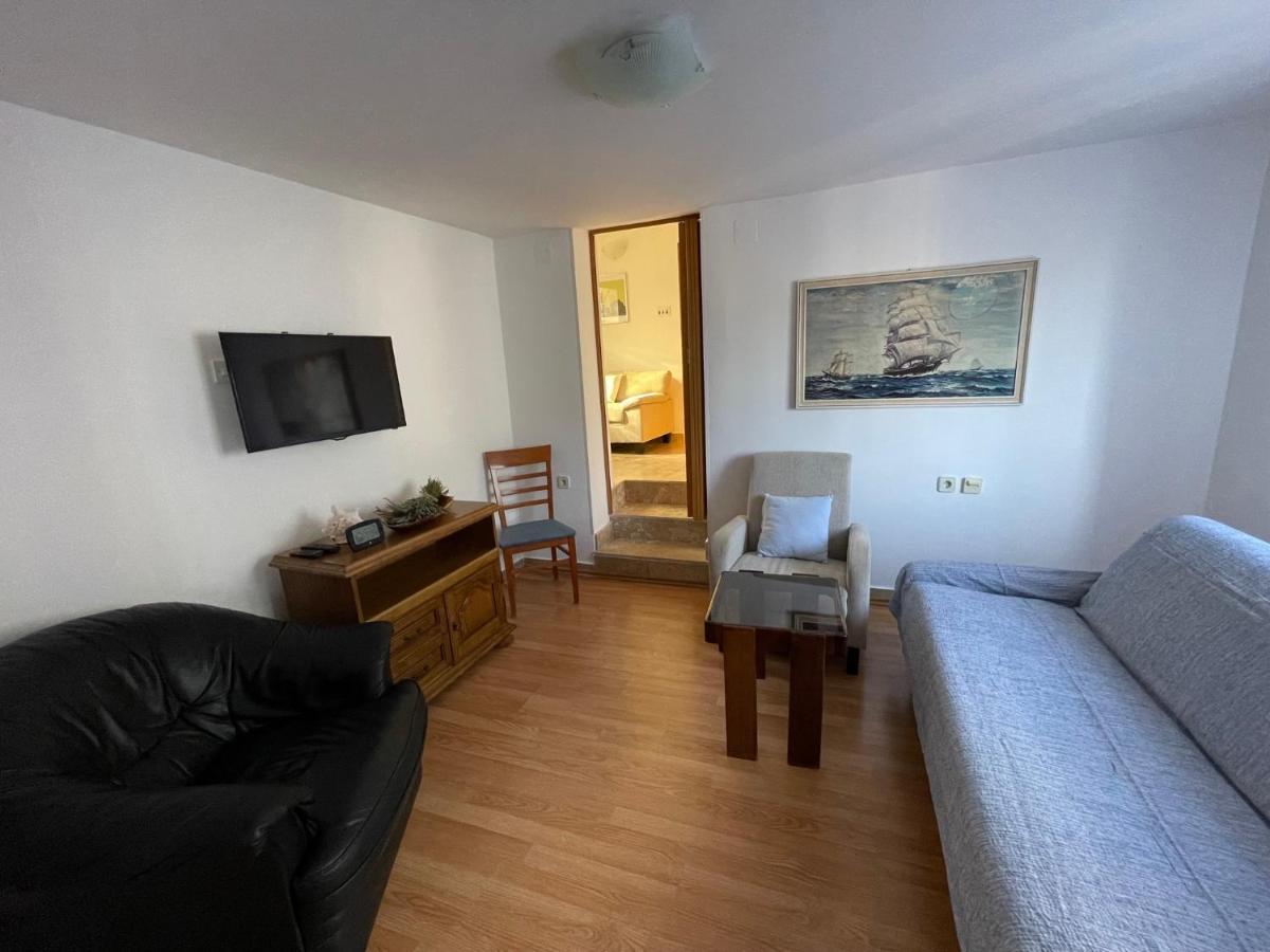 Holiday Home Noeli & Diego Karlobag Esterno foto