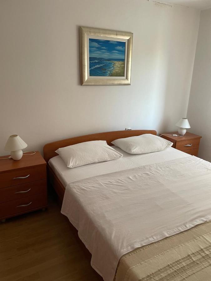 Holiday Home Noeli & Diego Karlobag Esterno foto