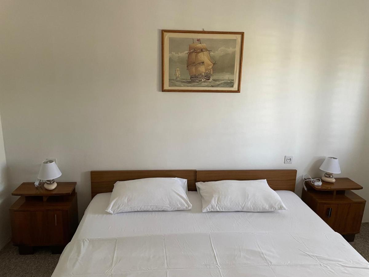 Holiday Home Noeli & Diego Karlobag Esterno foto